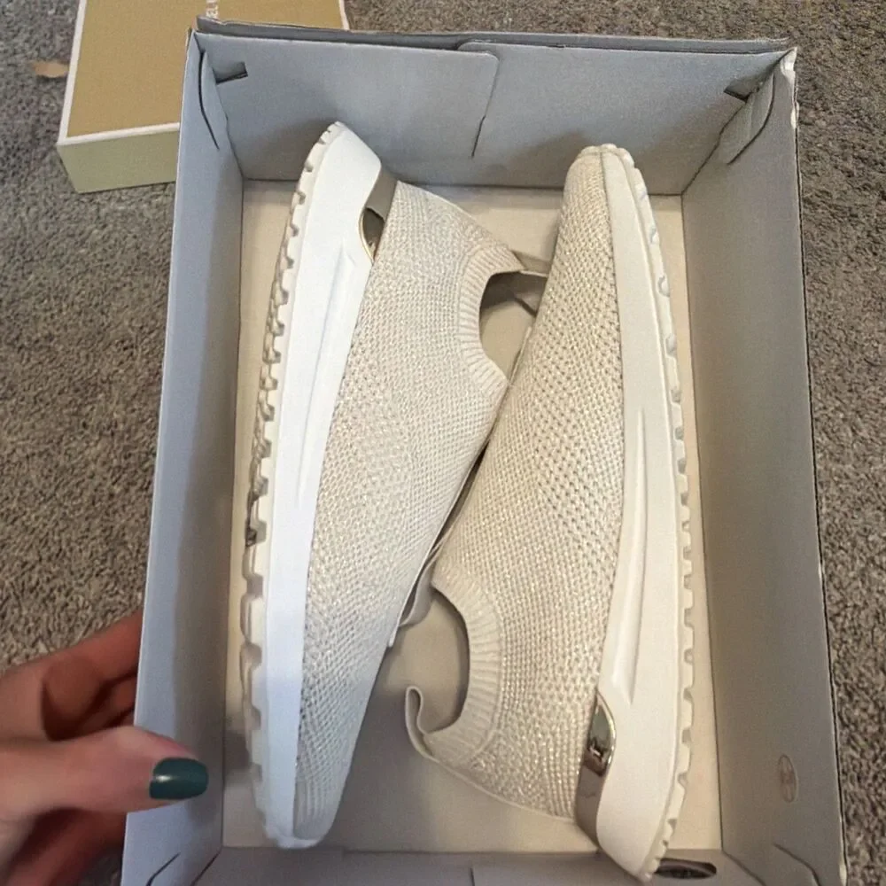 Michael Kors Bodie Slip On Sneakers MET SF Stretch Knit Cream Sz 7 M Gold Accent